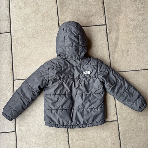 North Face Reversible Puffer Jacket - Picture 5 of 8